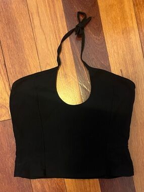 PrettyLittleThing Black Halter Crop Top